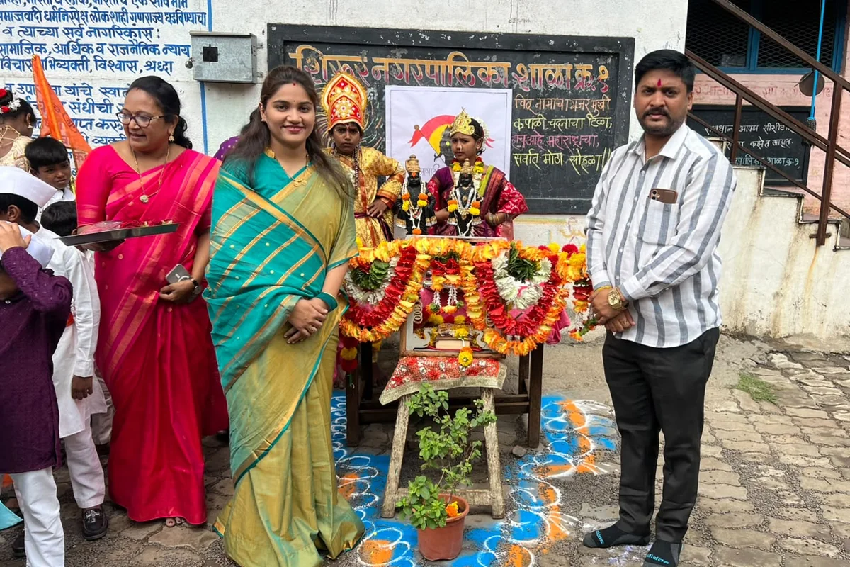 शिरूर नगरपालिका शाळा क्र. १ येथे लोकनेते मा. अजितदादा पवार यांच्या जयंतीनिमित्त