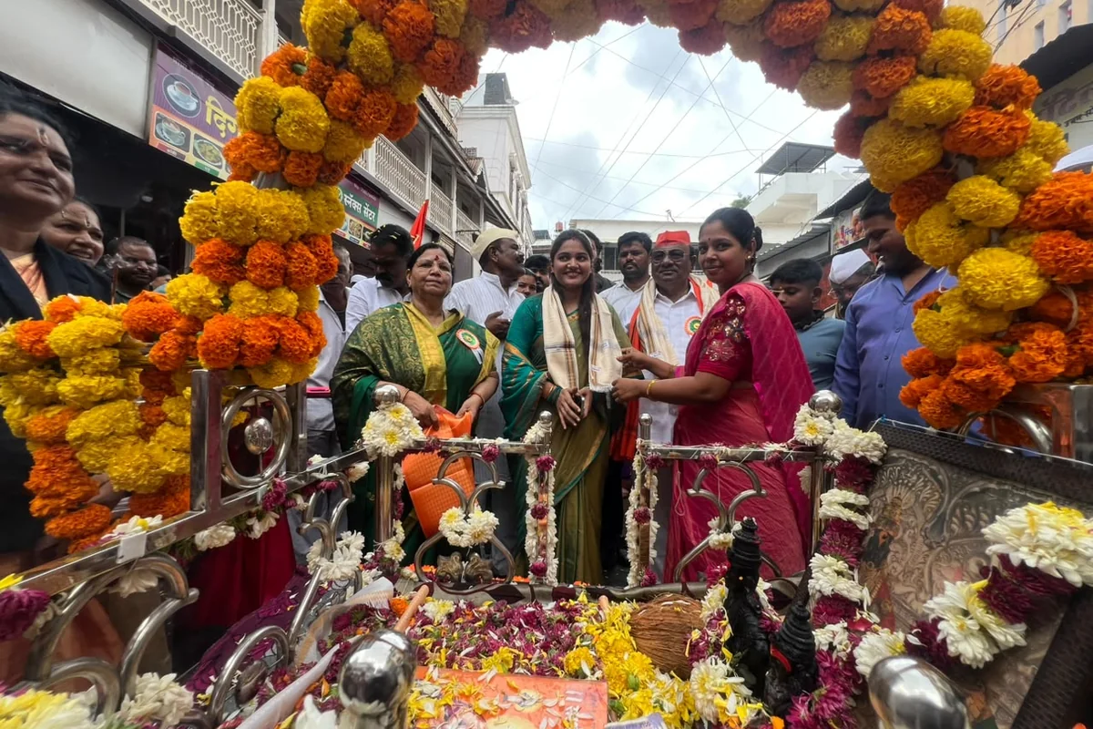 आषाढी एकादशी निमित्त शिरूरमधील दिंडी सोहळ्यांना सदिच्छा भेट